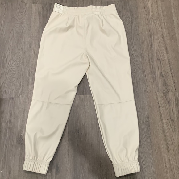 High Rise Jogger - Picture 4 of 4